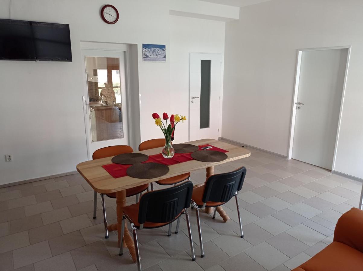 Holiday home Ubytovani V Soukromi